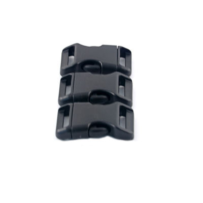 Collare per cani con guinzaglio di plastica nera da 20 mm con guinzaglio di rilascio rapido